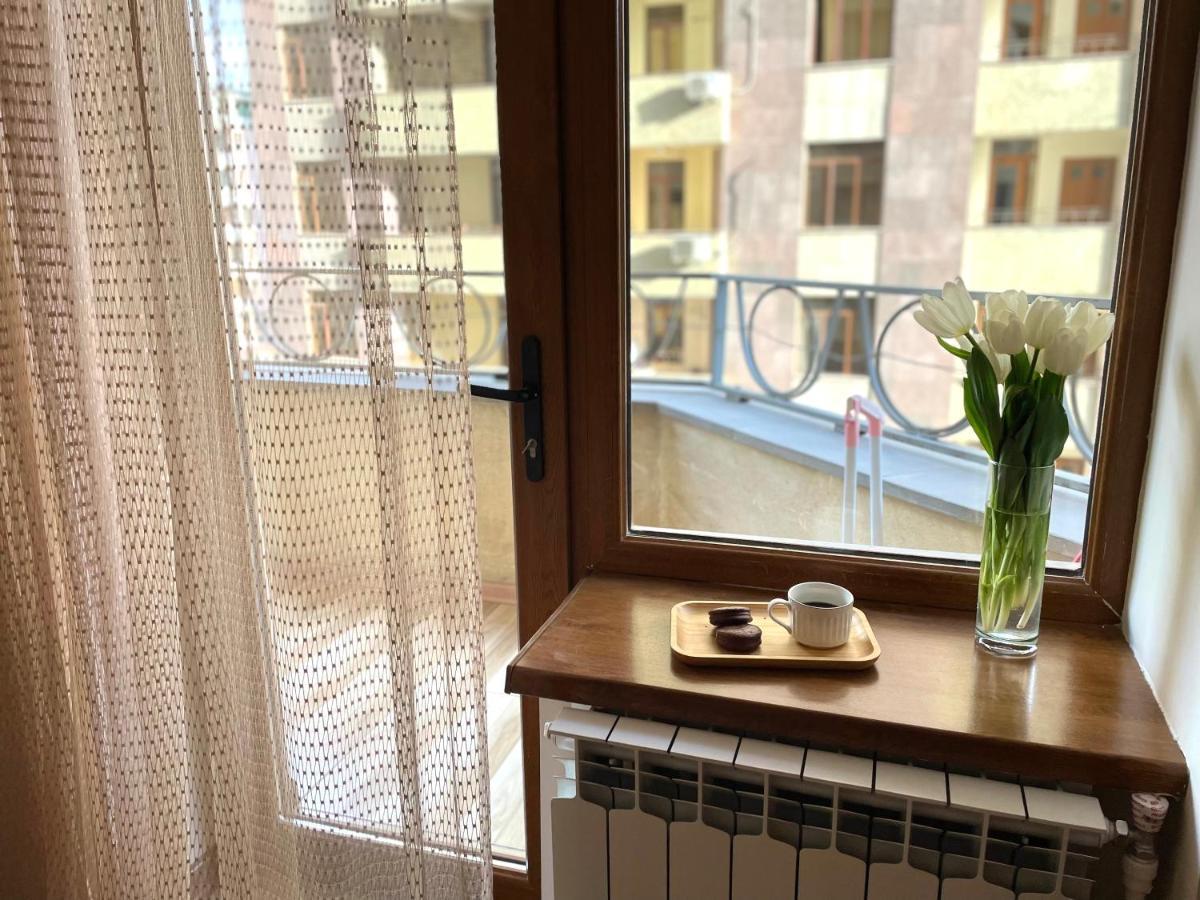 Апартаменти Superior Apt. With Balcony On Aram Street Єреван Екстер'єр фото